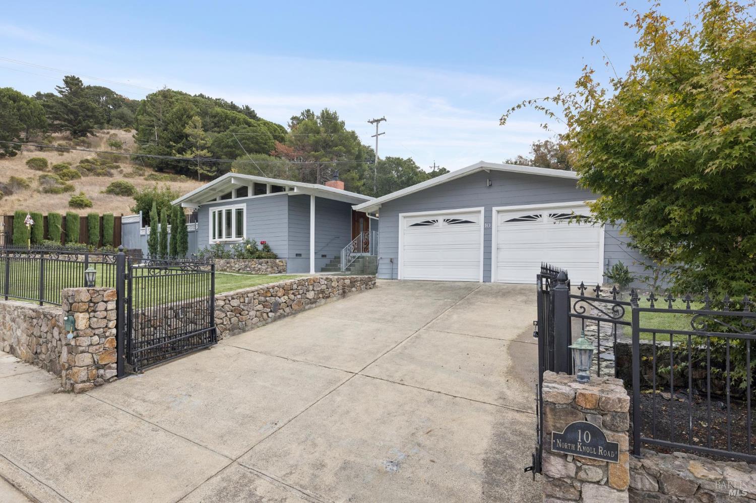 10 N Knoll Road