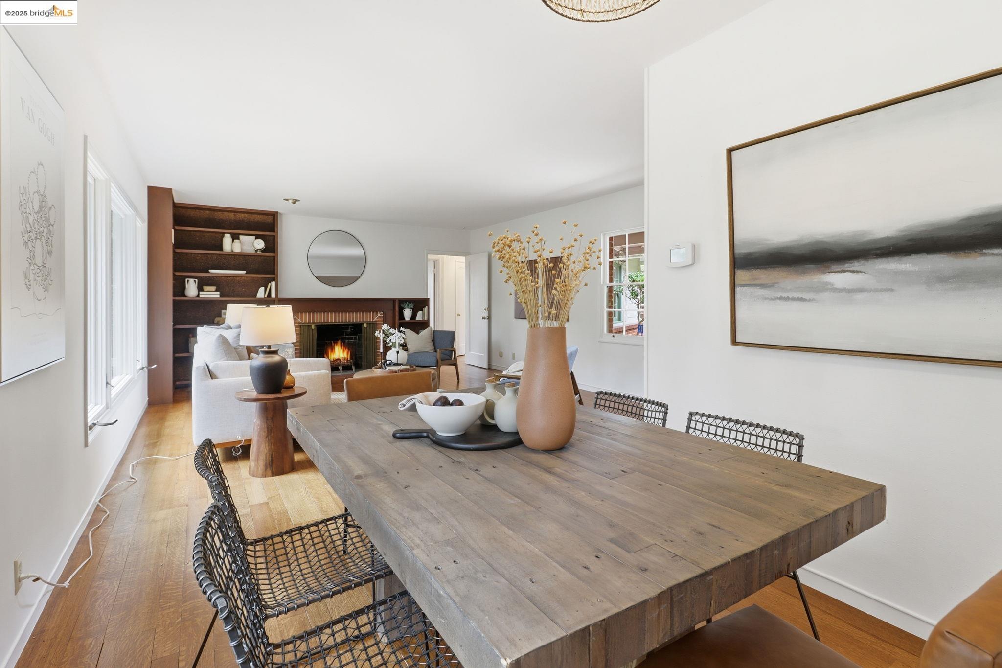 2383 Thackeray Dr, Oakland