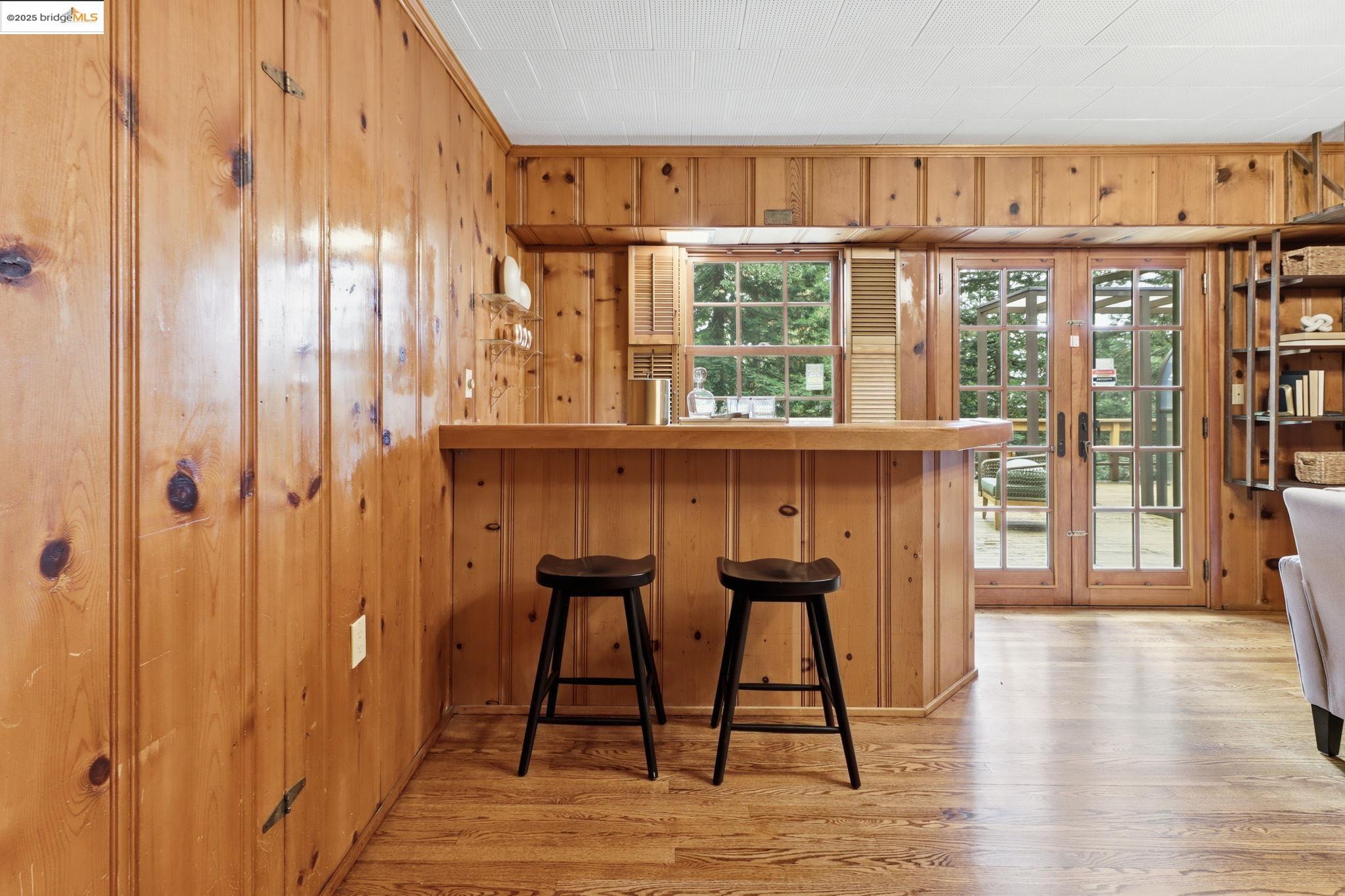 2383 Thackeray Dr, Oakland