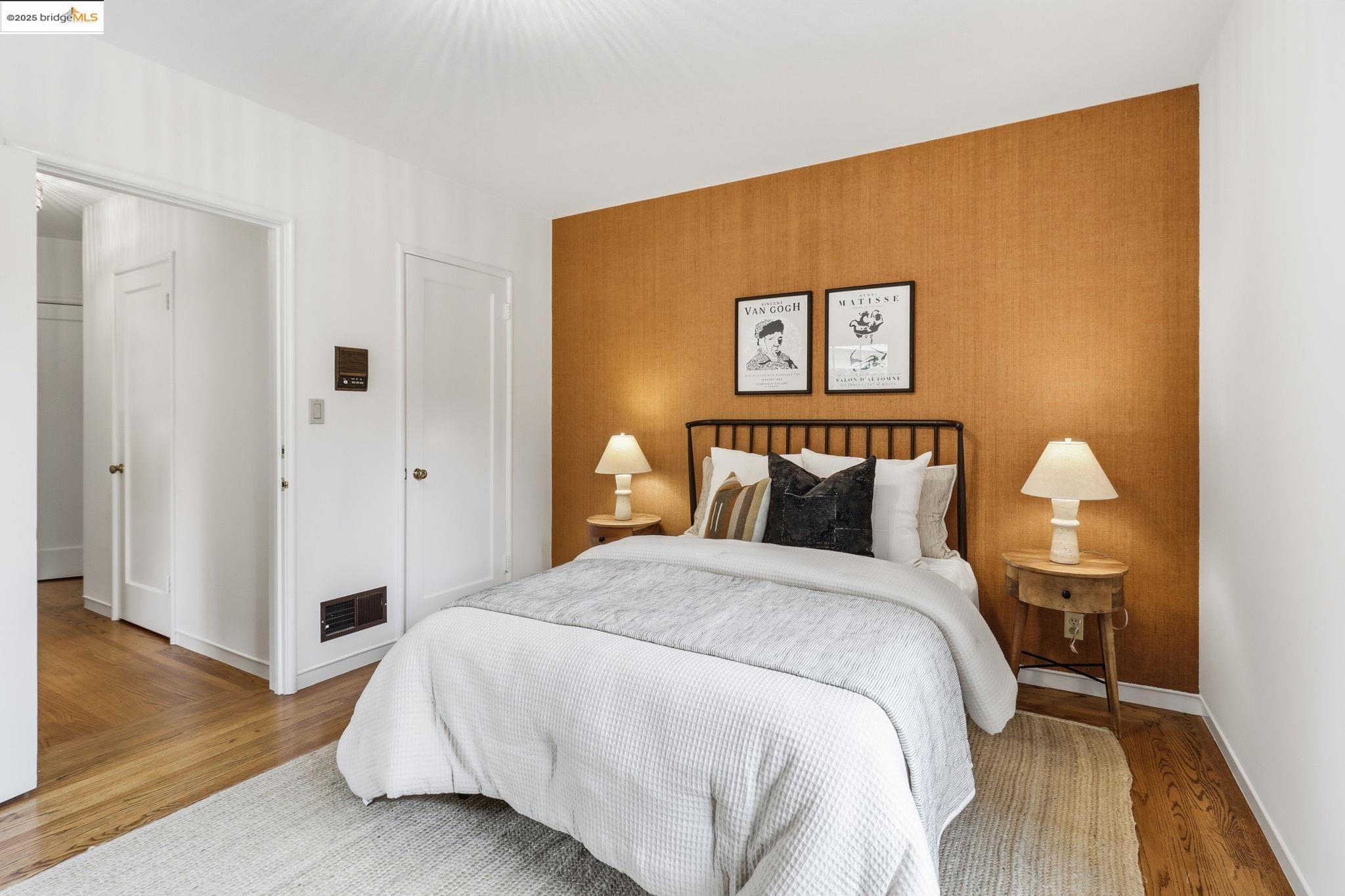 2383 Thackeray Dr, Oakland