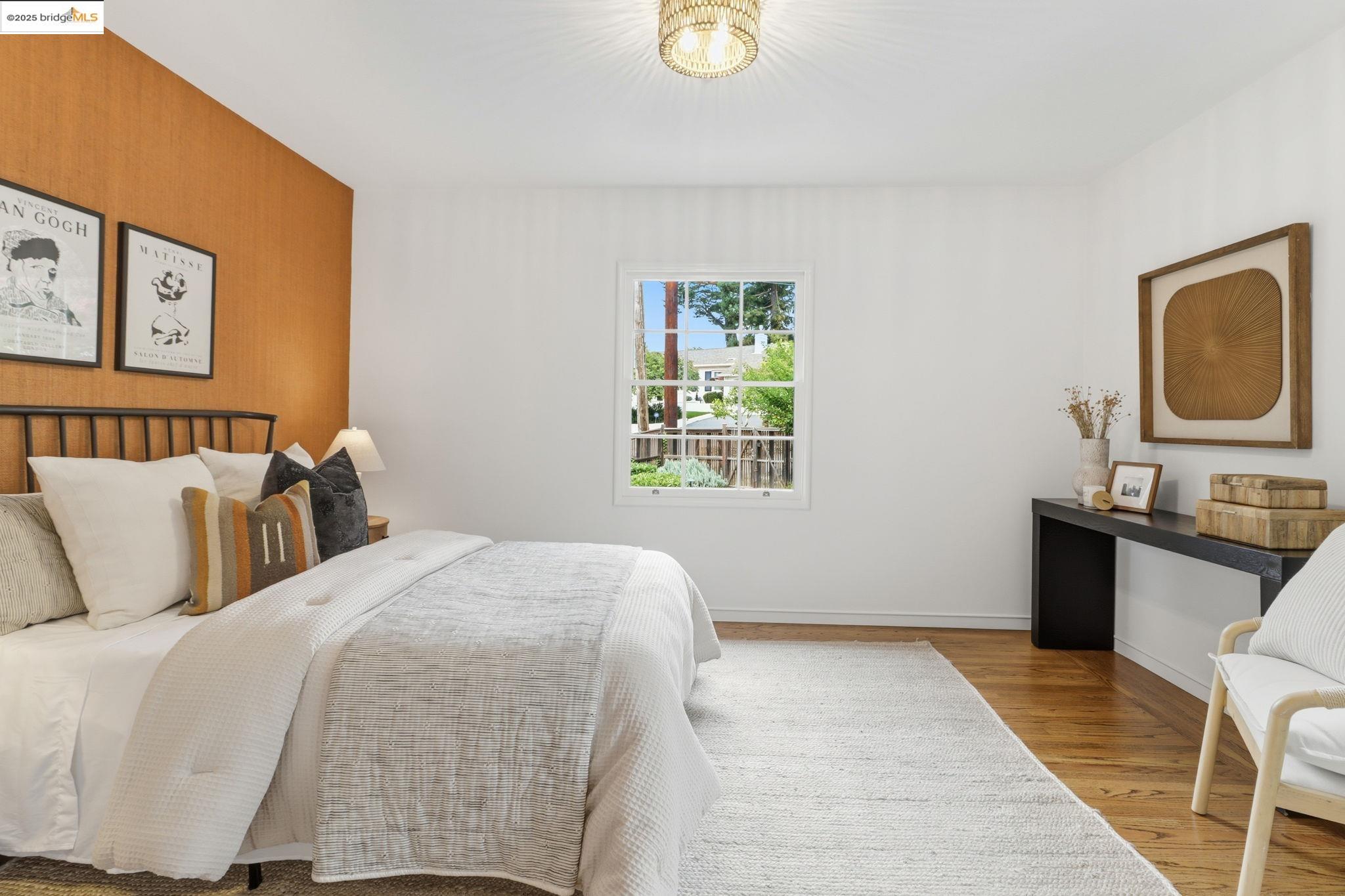 2383 Thackeray Dr, Oakland