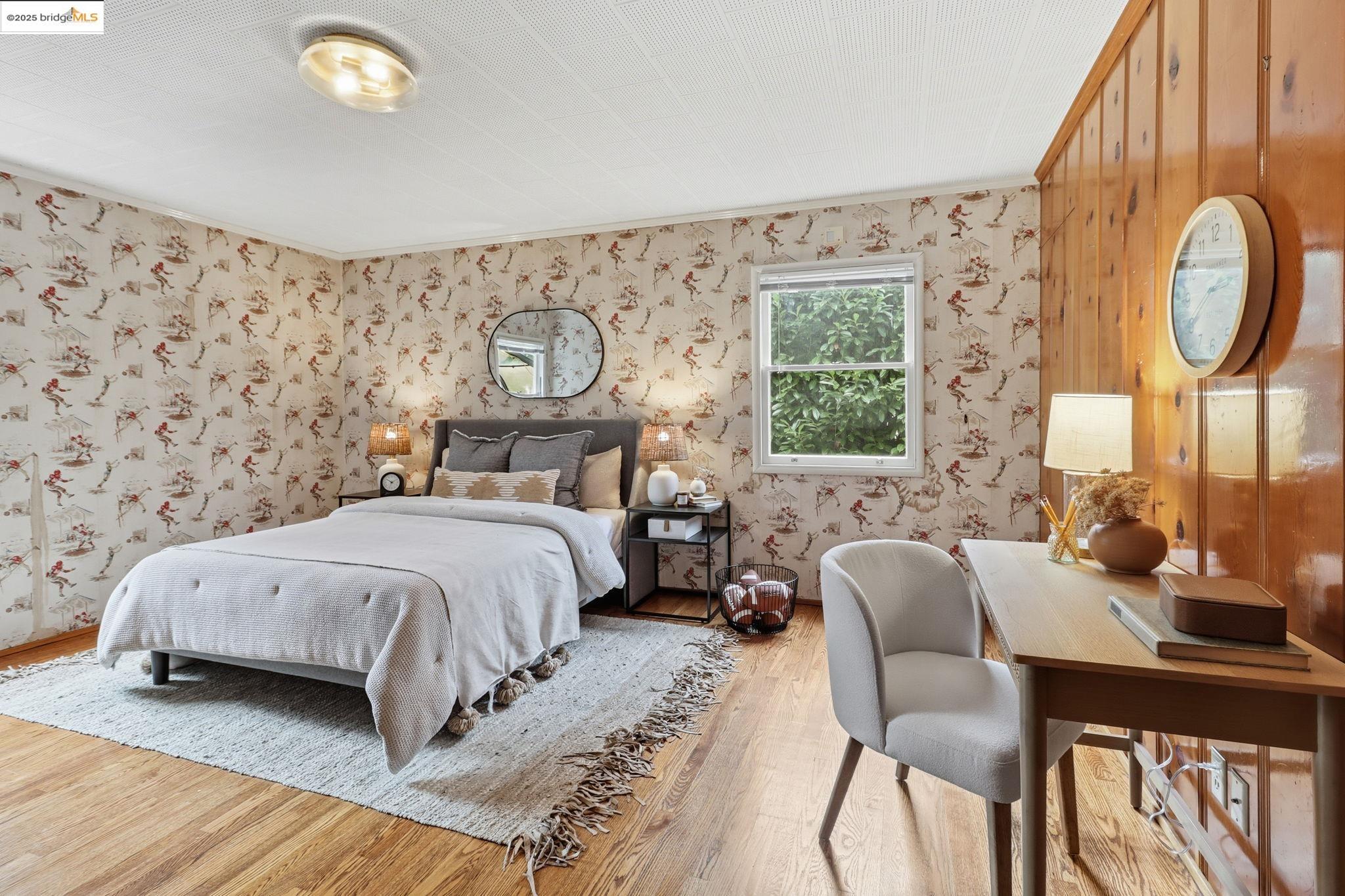 2383 Thackeray Dr, Oakland