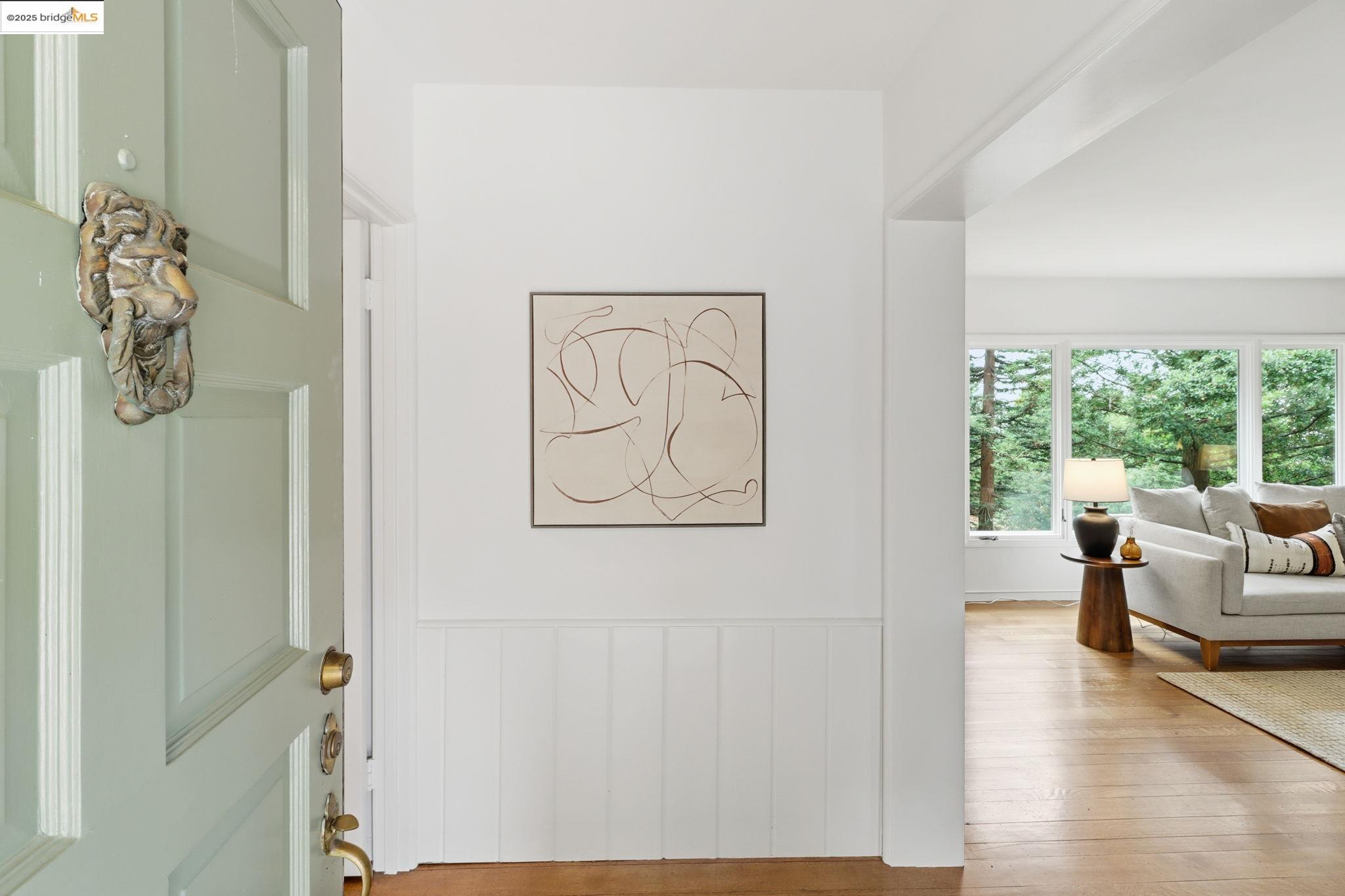 2383 Thackeray Dr, Oakland