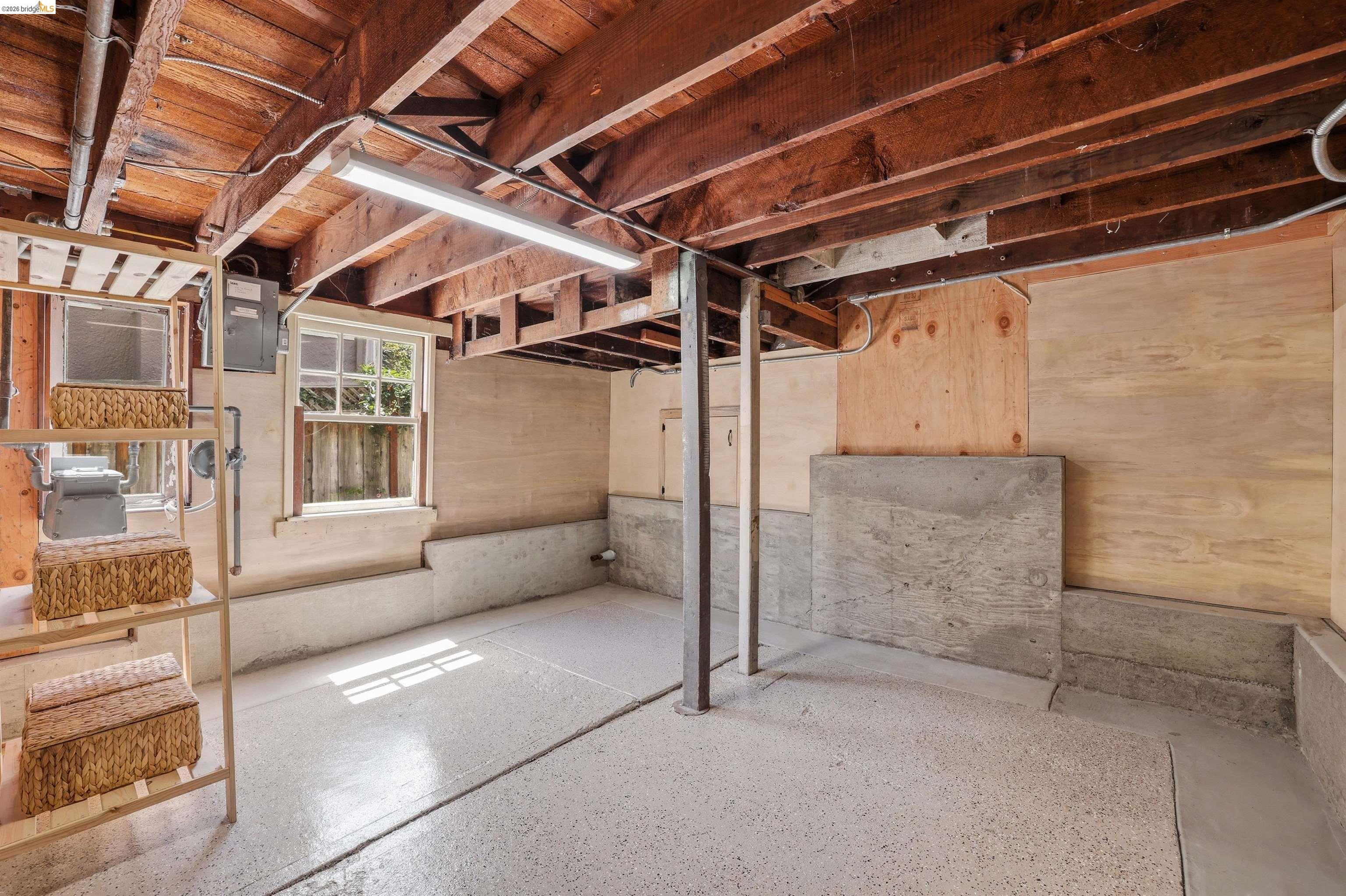 653 San Fernando Ave
