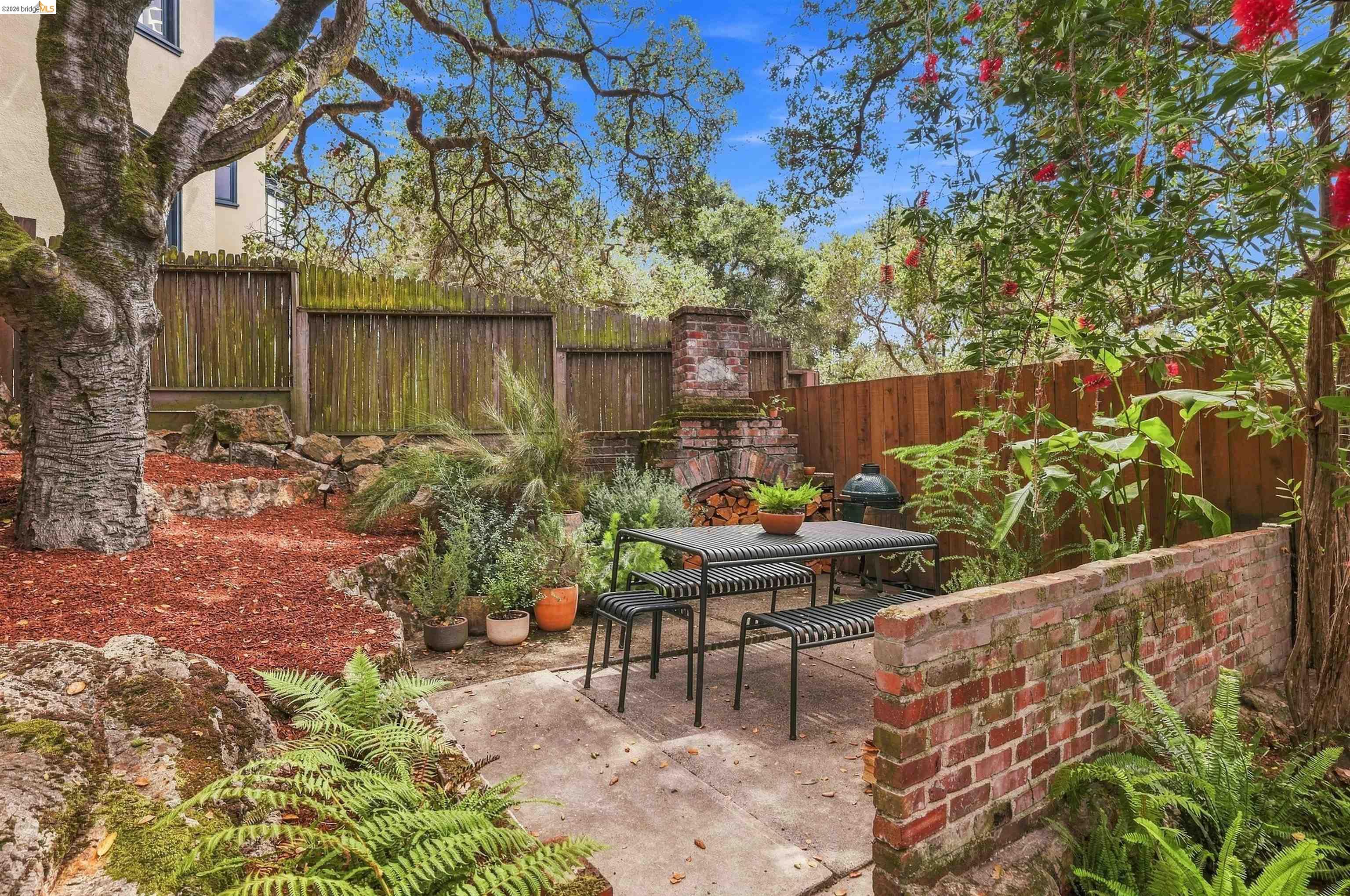 653 San Fernando Ave