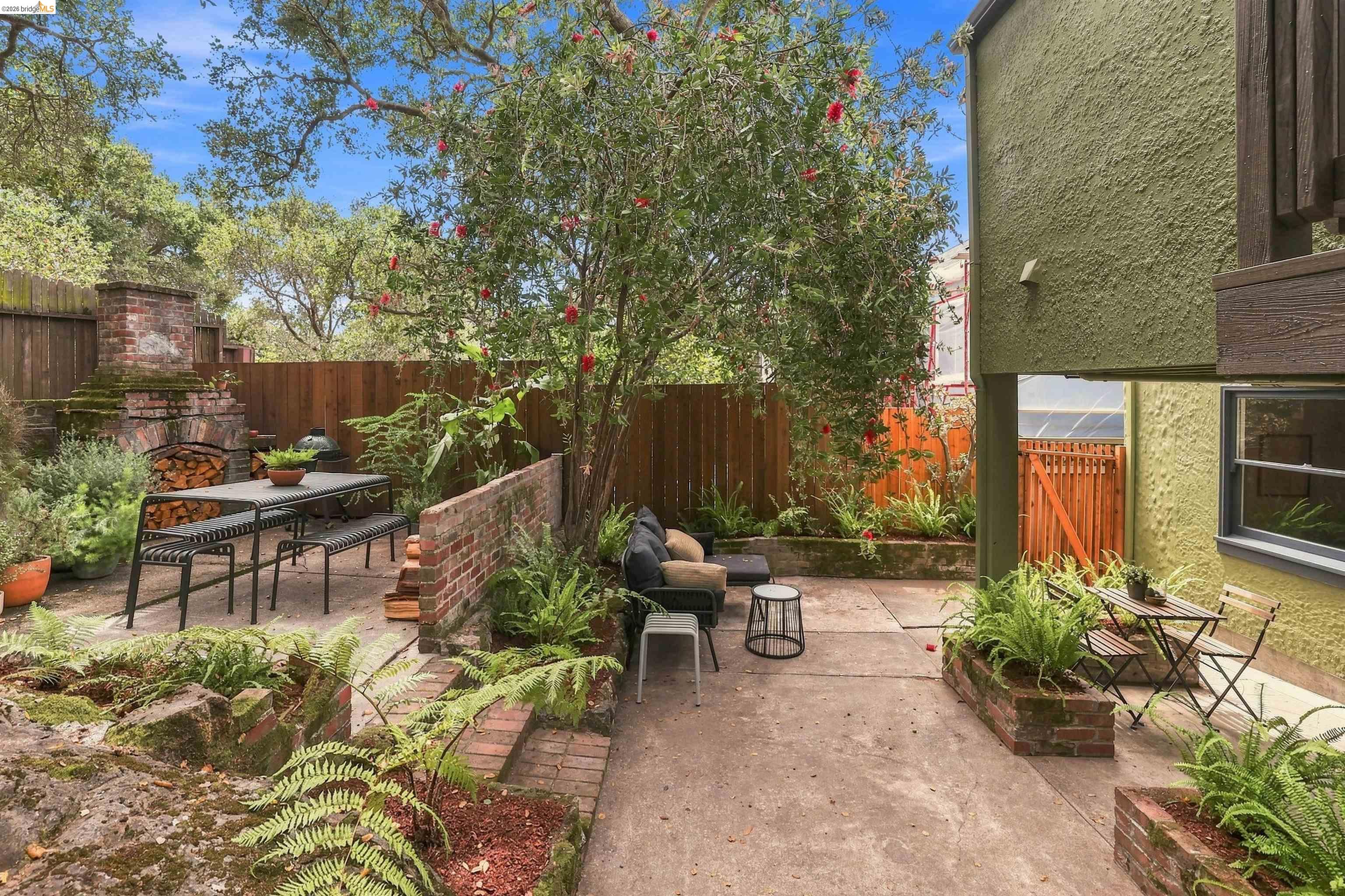 653 San Fernando Ave