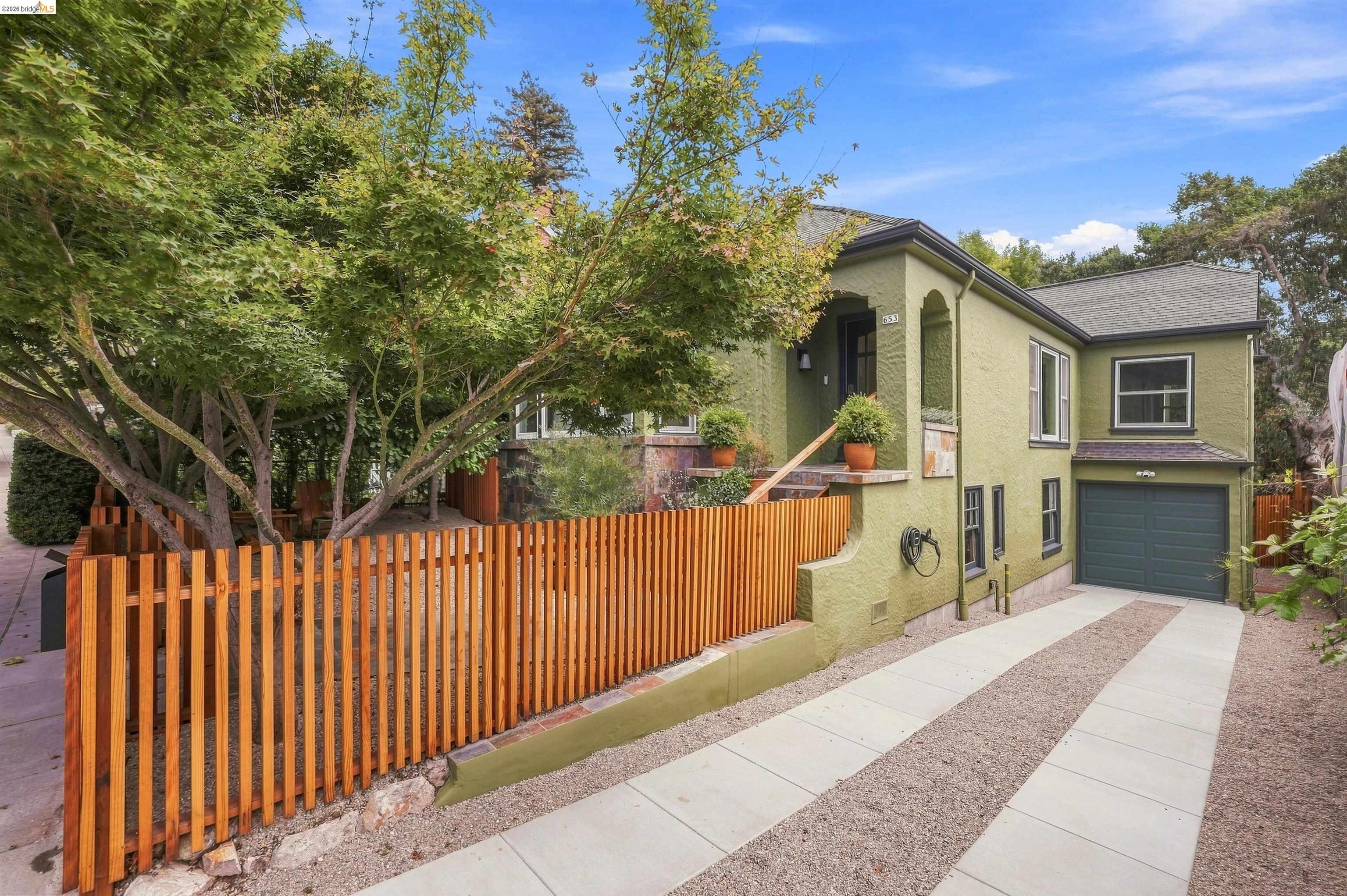 653 San Fernando Ave