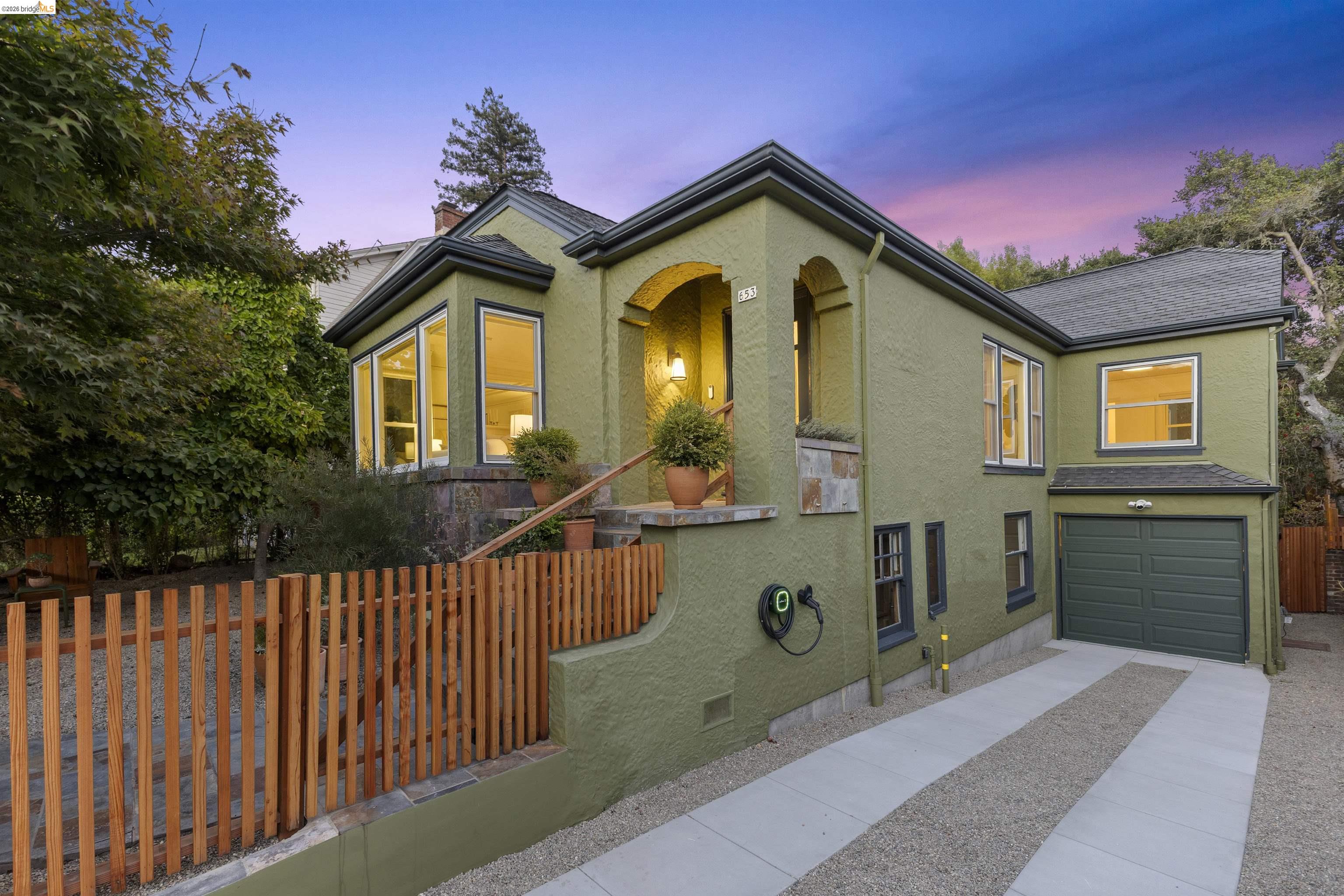653 San Fernando Ave