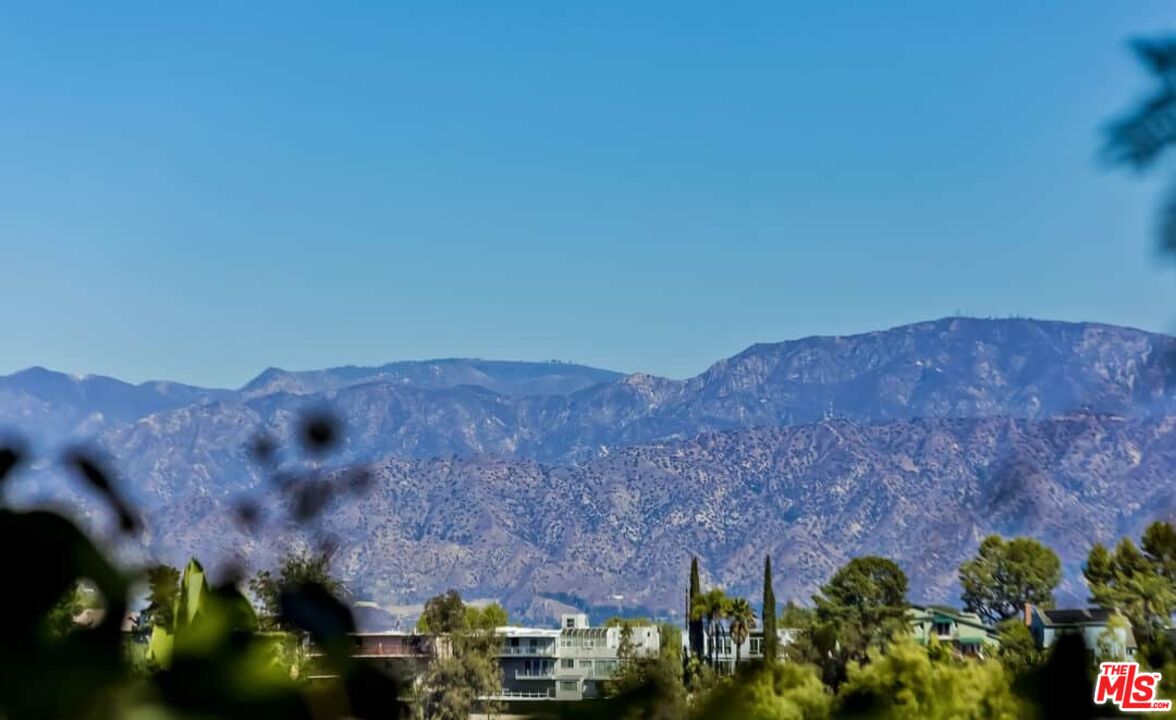 2145 Sunset Crest Dr