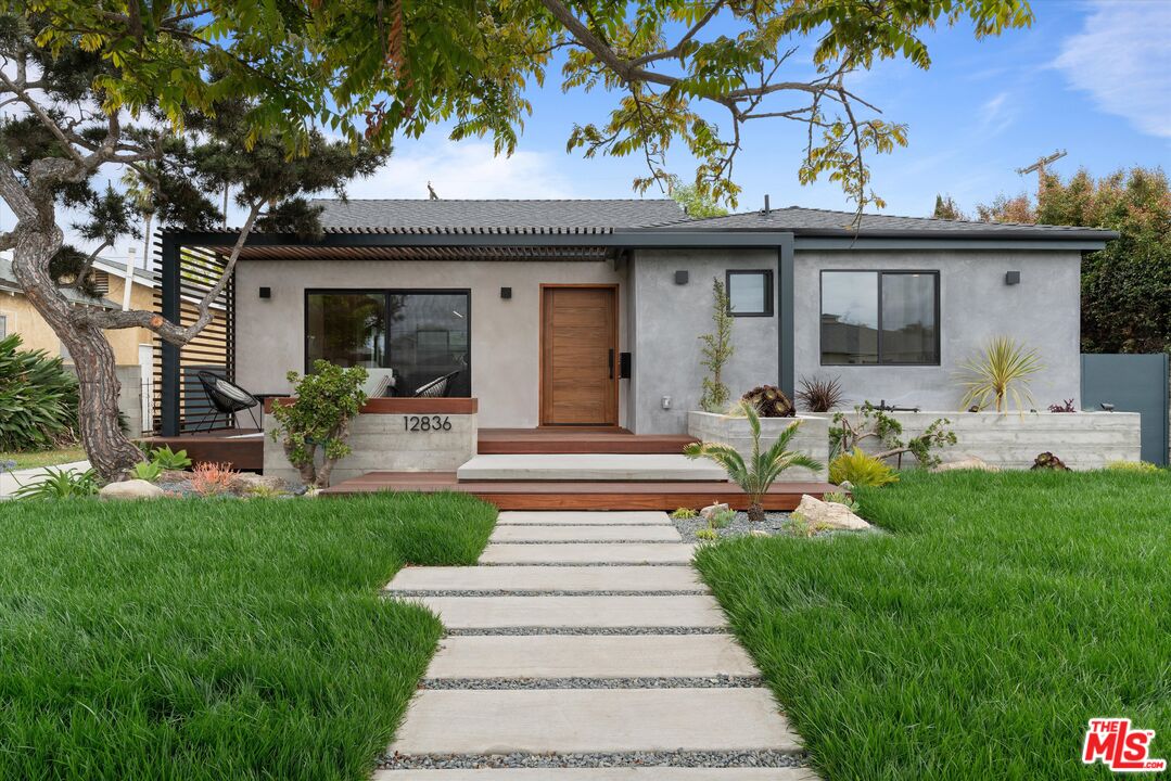 12836 Bonaparte Ave