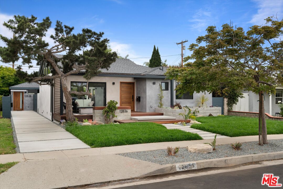 12836 Bonaparte Ave