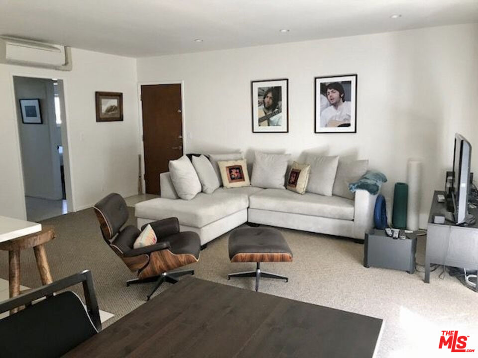 844 16th St Unit: 4