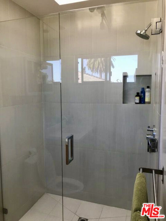 844 16th St Unit: 4