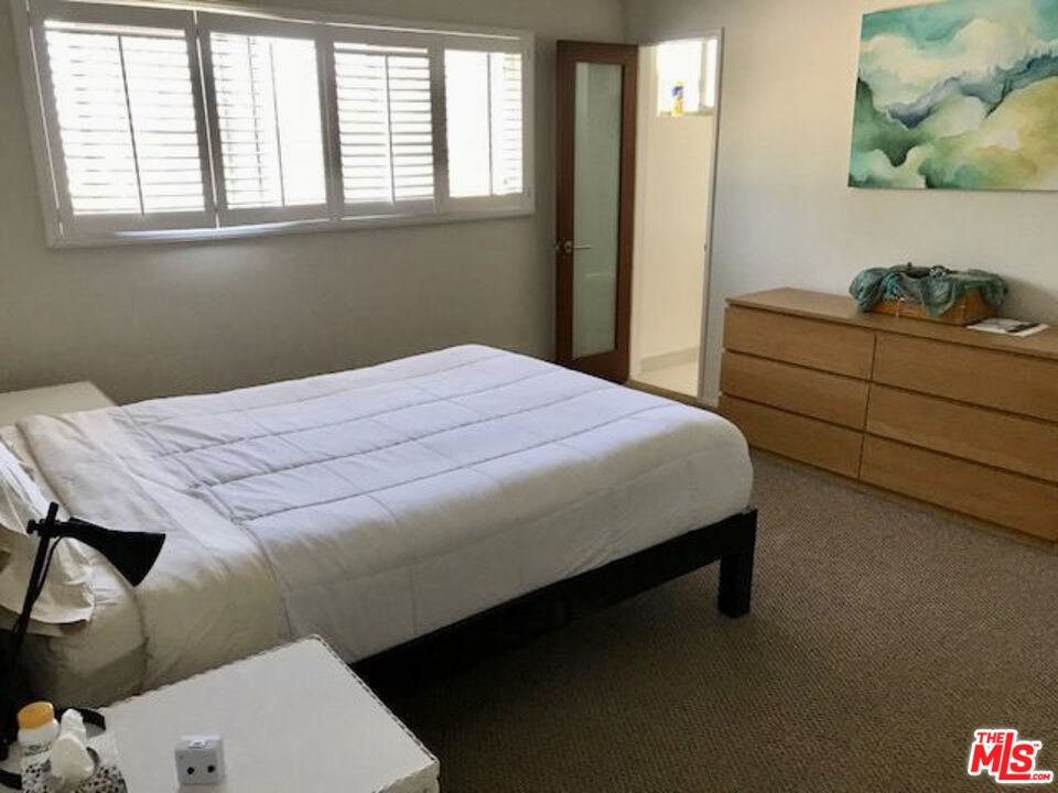 844 16th St Unit: 4