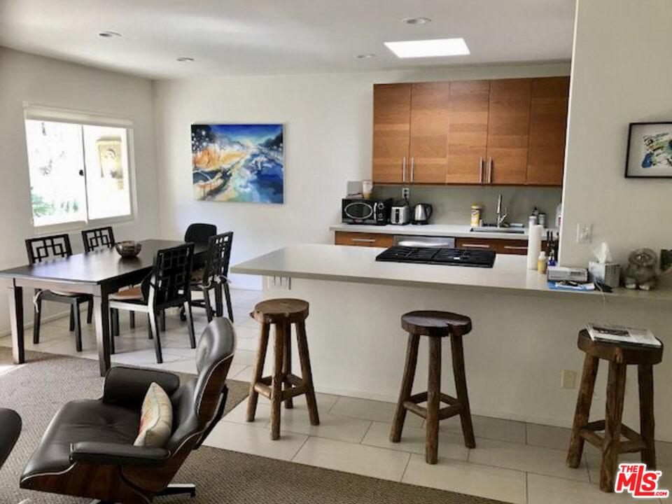 844 16th St Unit: 4