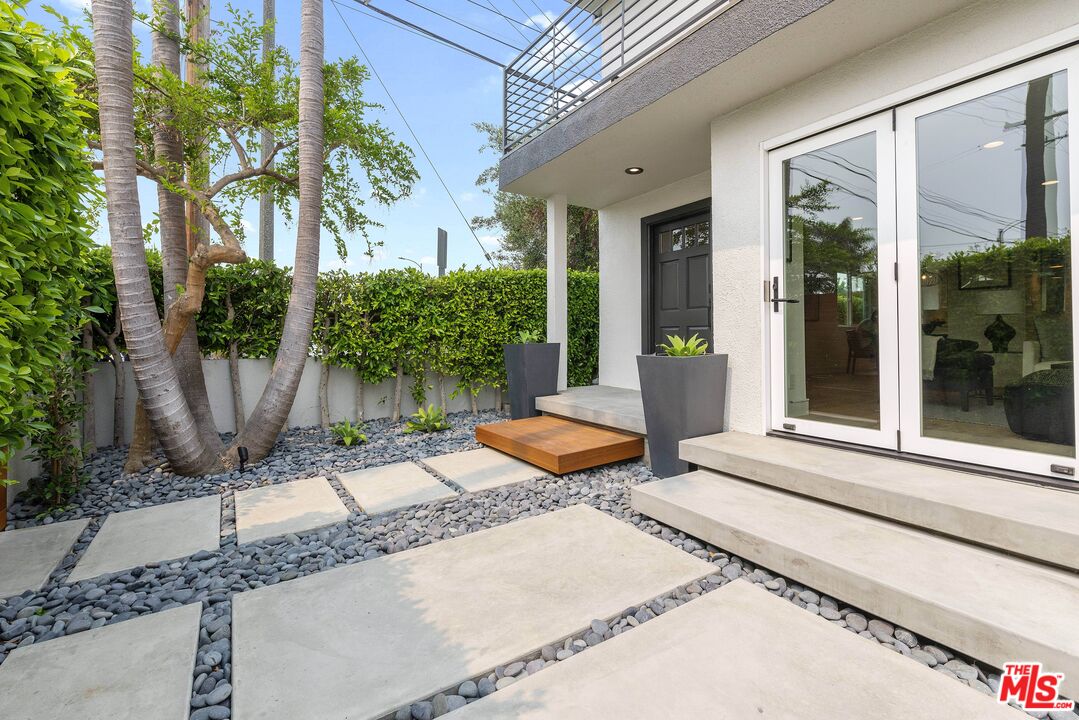 409 Grand Blvd