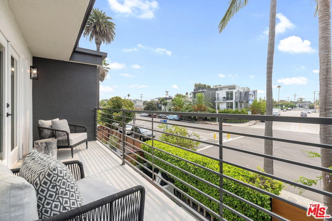 409 Grand Blvd
