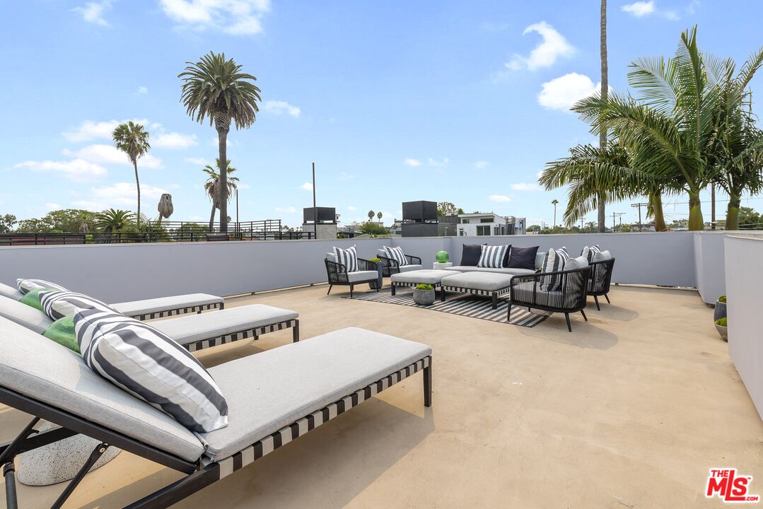 409 Grand Blvd
