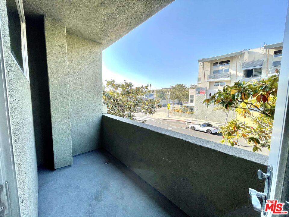 1610 Broadway Unit: #101