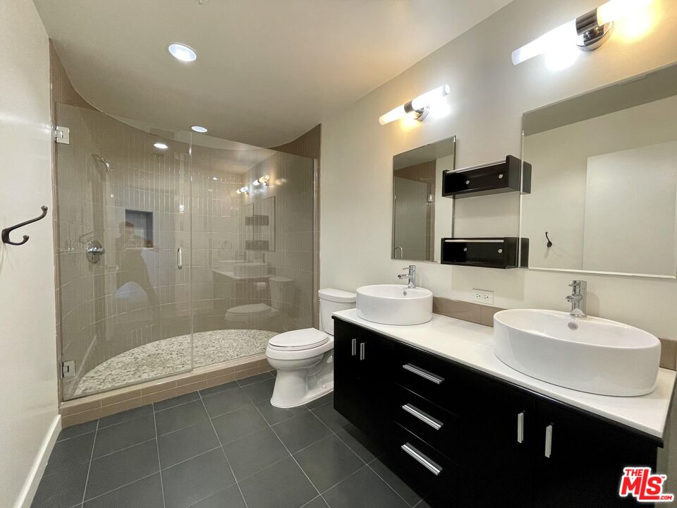 1610 Broadway Unit: #101