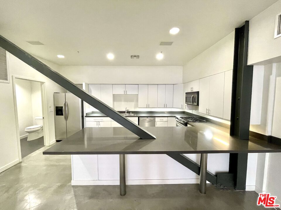 1610 Broadway Unit: #101