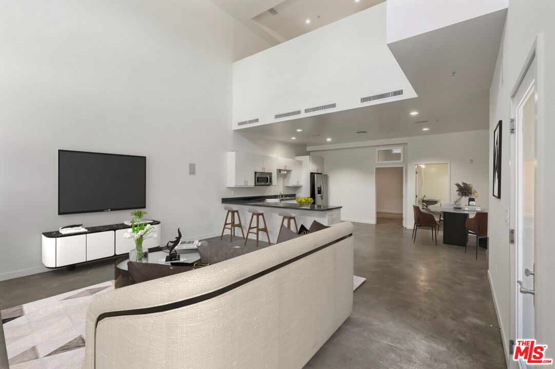 1610 Broadway Unit: #103