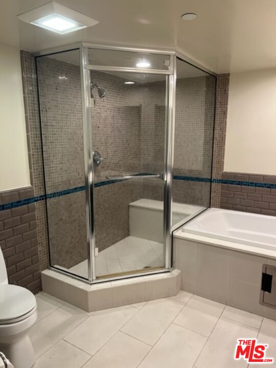 1409 ARMACOST AVE Unit: 101