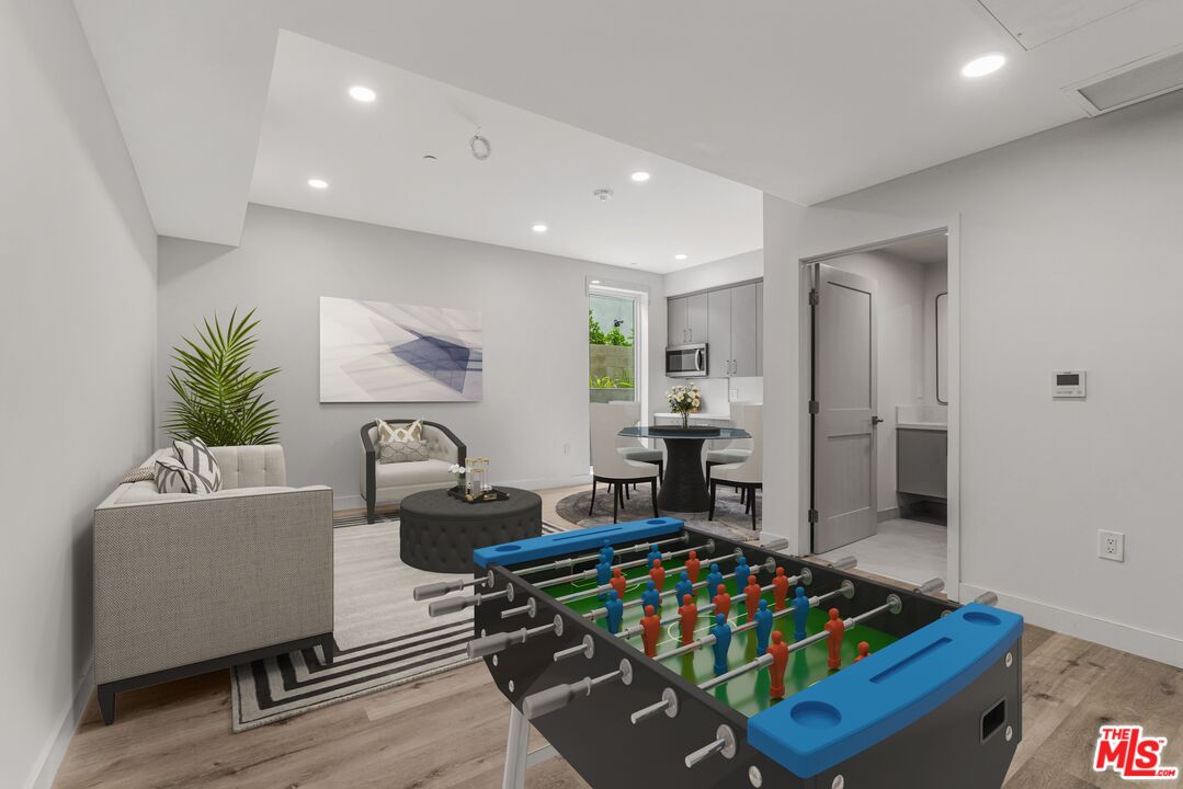 3308 Mentone Ave Unit: 203