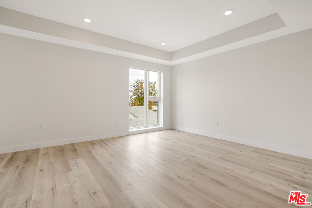 3308 Mentone Ave Unit: 203