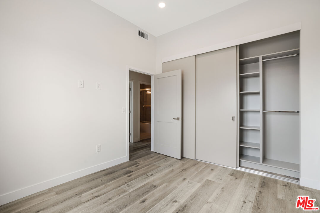 3308 Mentone Ave Unit: 203