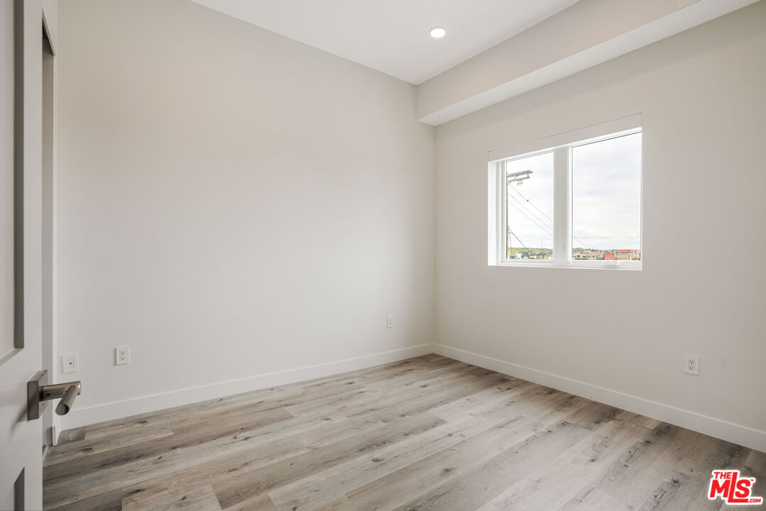 3308 Mentone Ave Unit: 203
