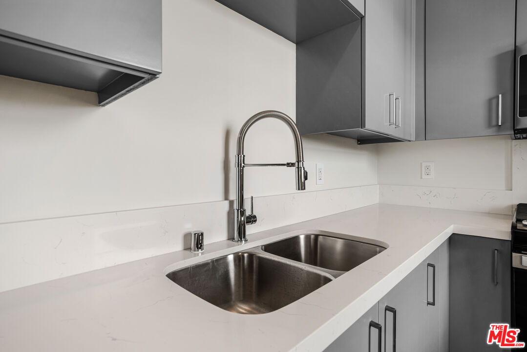 3308 Mentone Ave Unit: 203