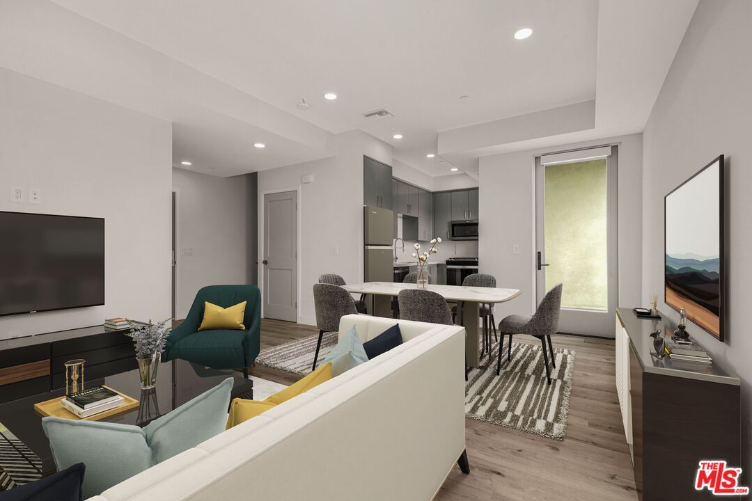 3308 Mentone Ave Unit: 203