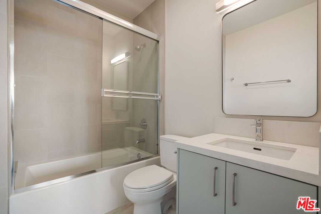 3308 Mentone Ave Unit: 203