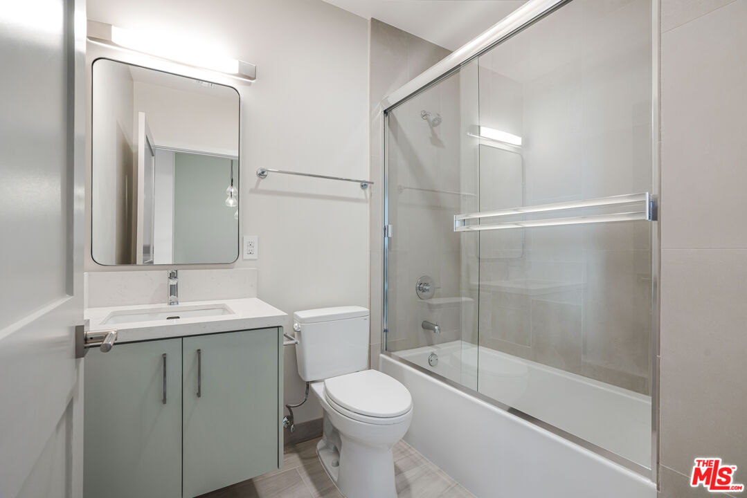 3308 Mentone Ave Unit: 203