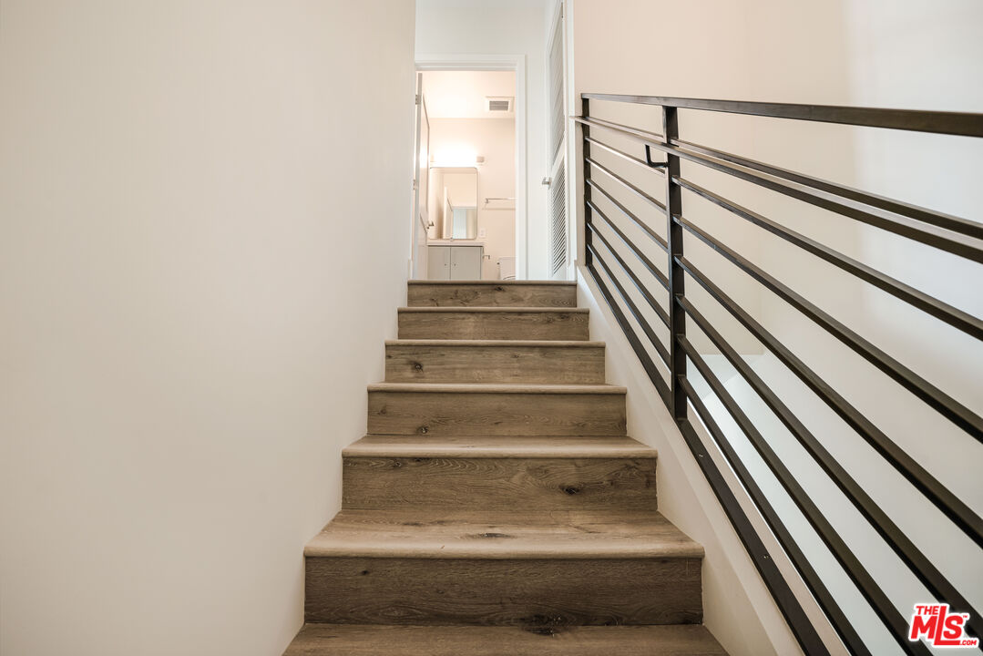 3308 Mentone Ave Unit: 203