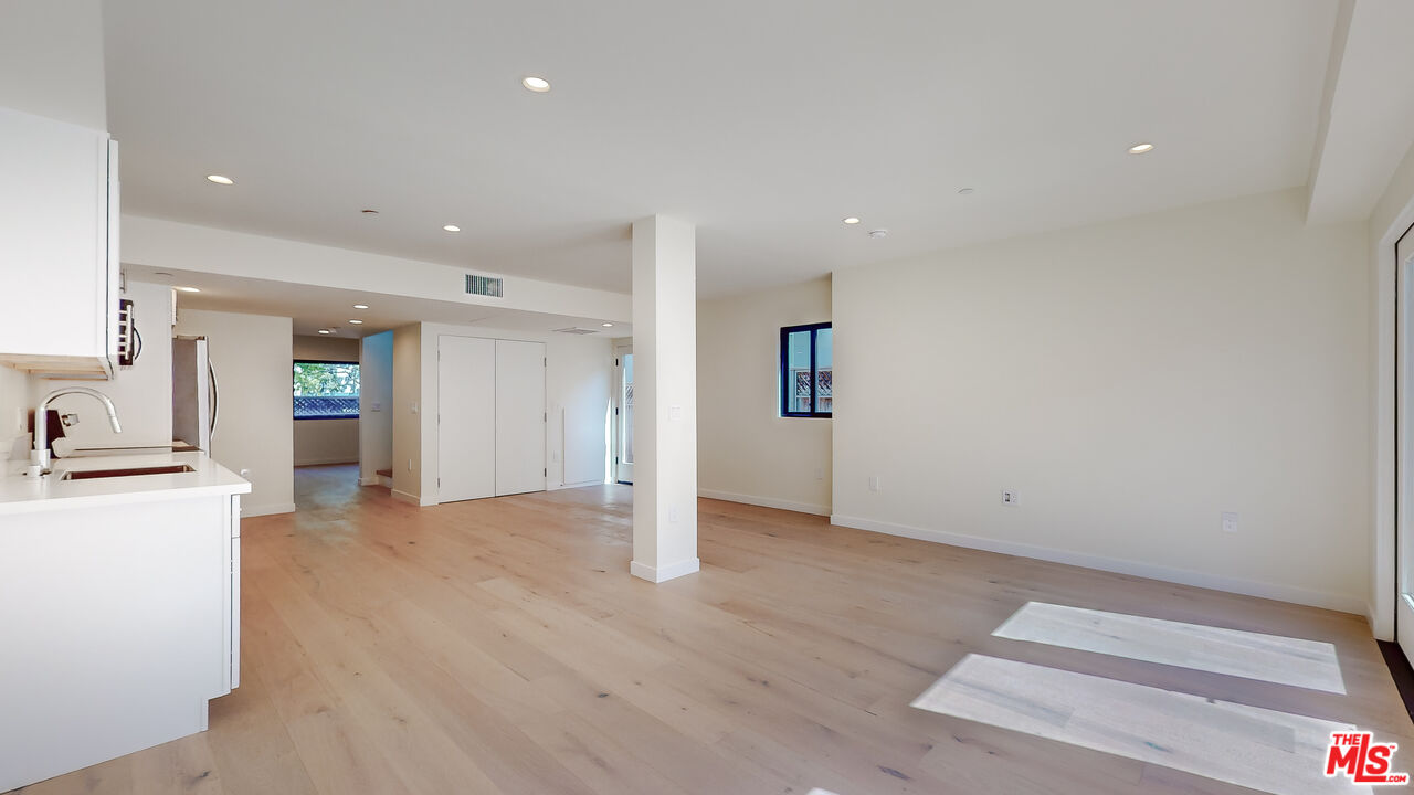 2520 5th St Unit: B