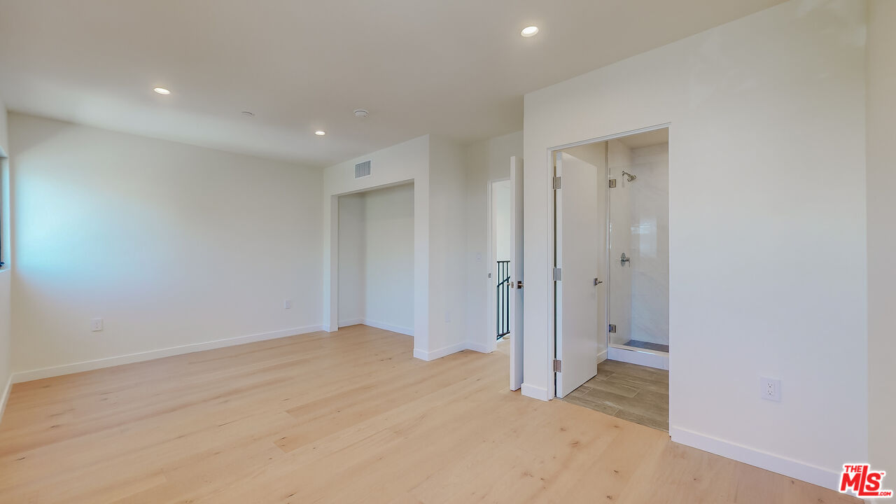 2520 5th St Unit: B