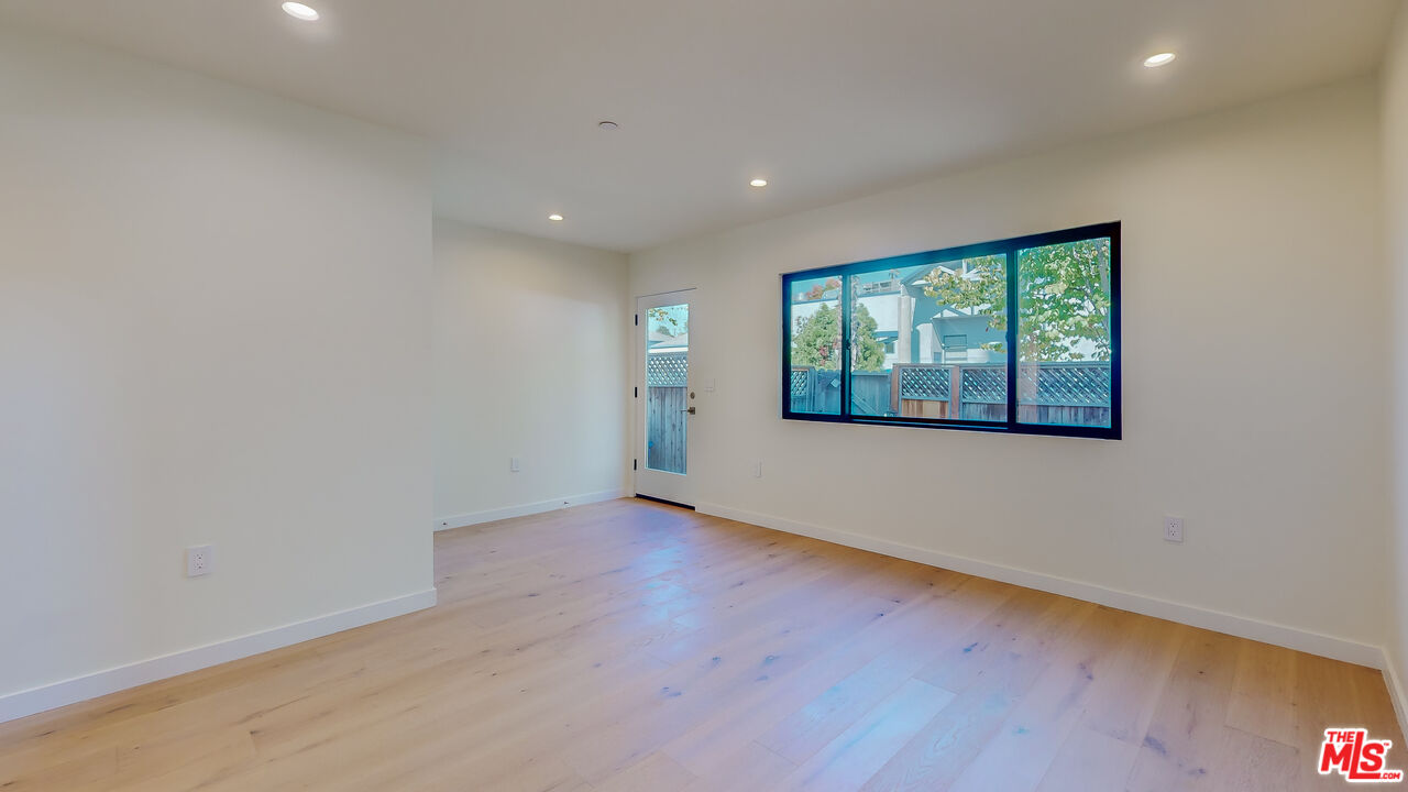 2520 5th St Unit: B