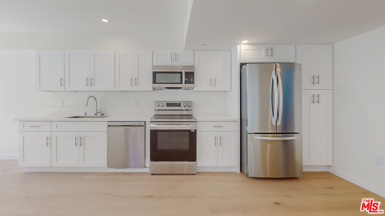 2520 5th St Unit: B