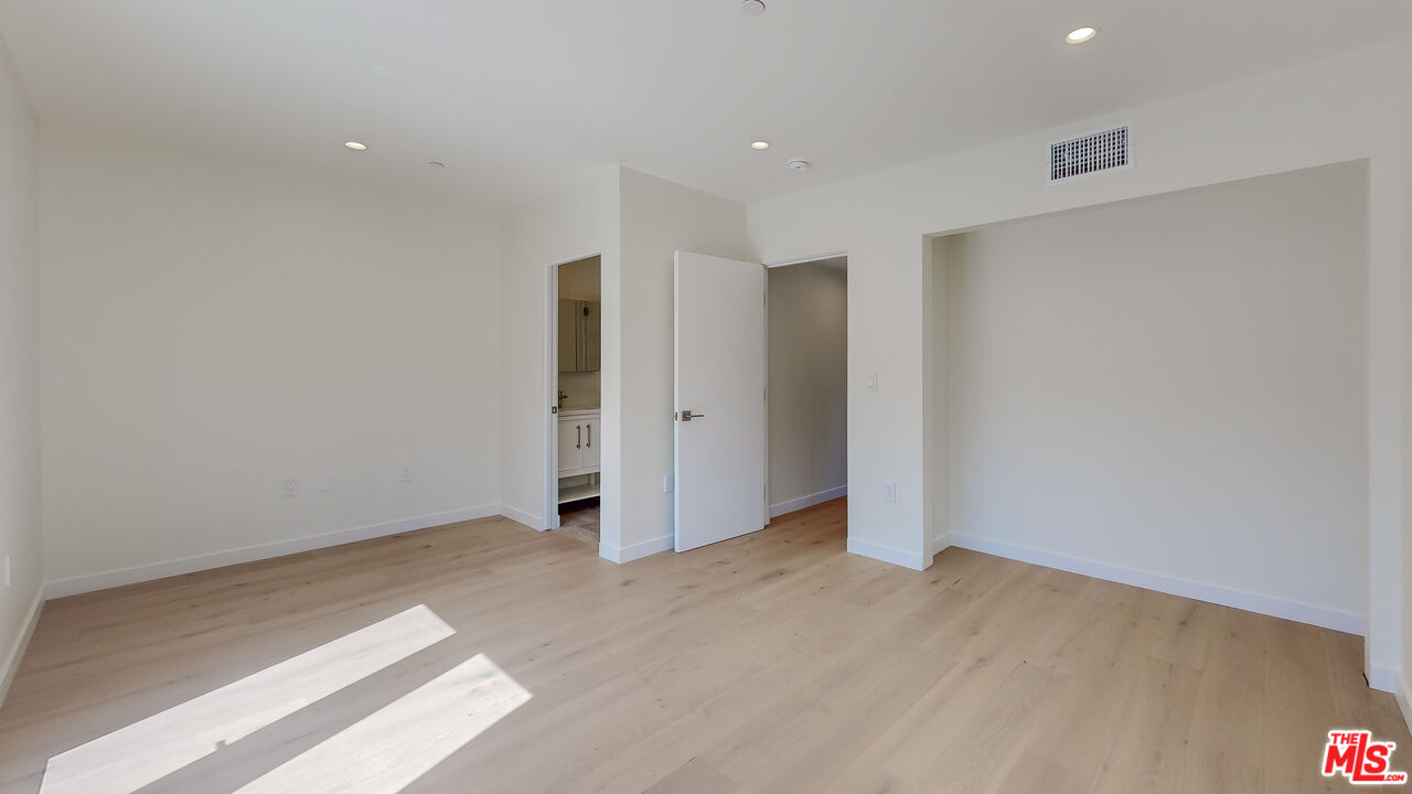2520 5th St Unit: B
