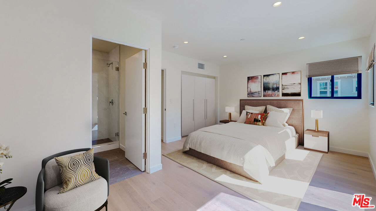 2520 5th St Unit: B