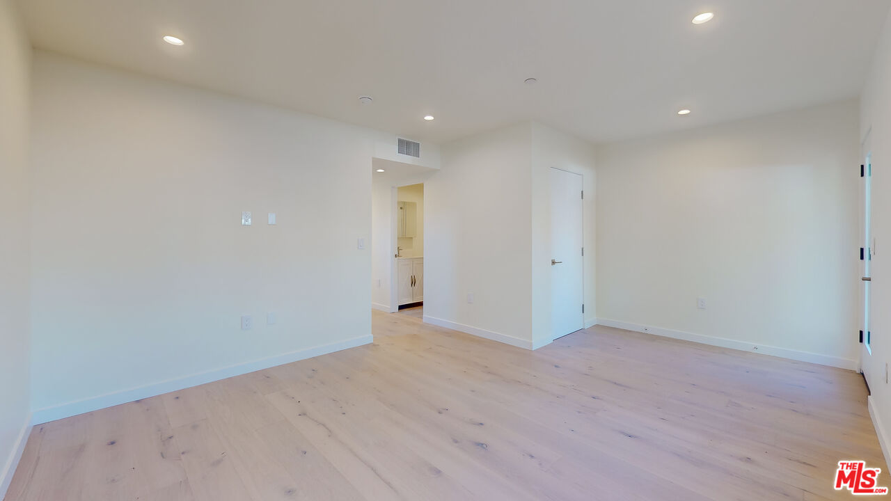 2520 5th St Unit: B