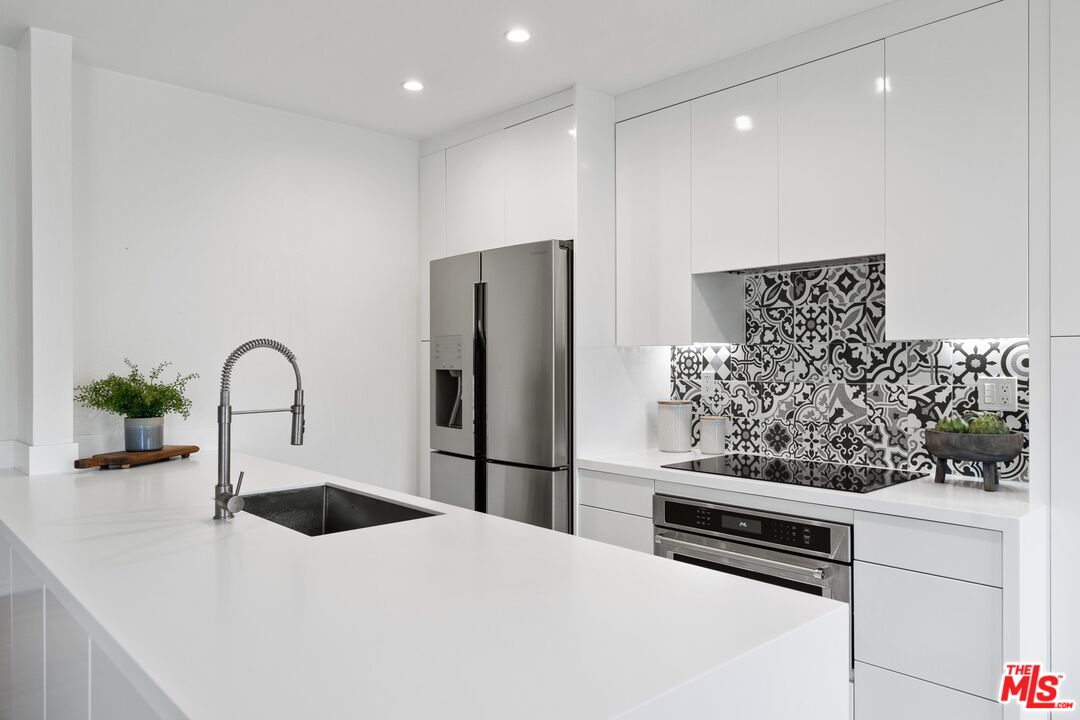 1231 Euclid St Unit: 7