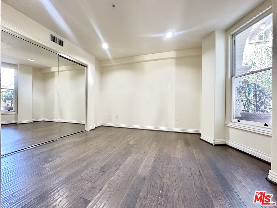 933 15th St Unit: D