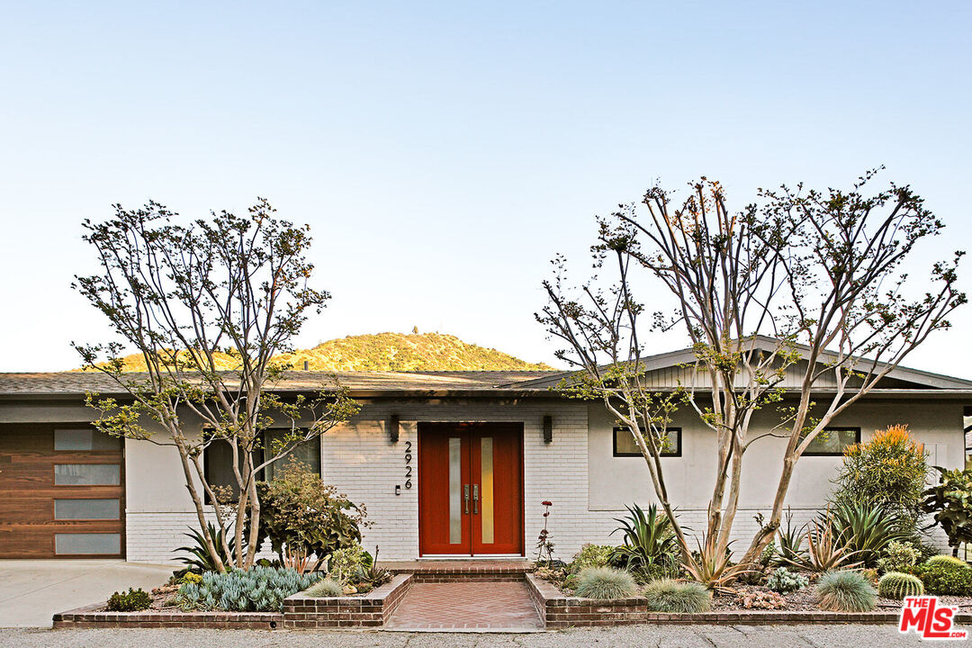 2926 Graceland Way
