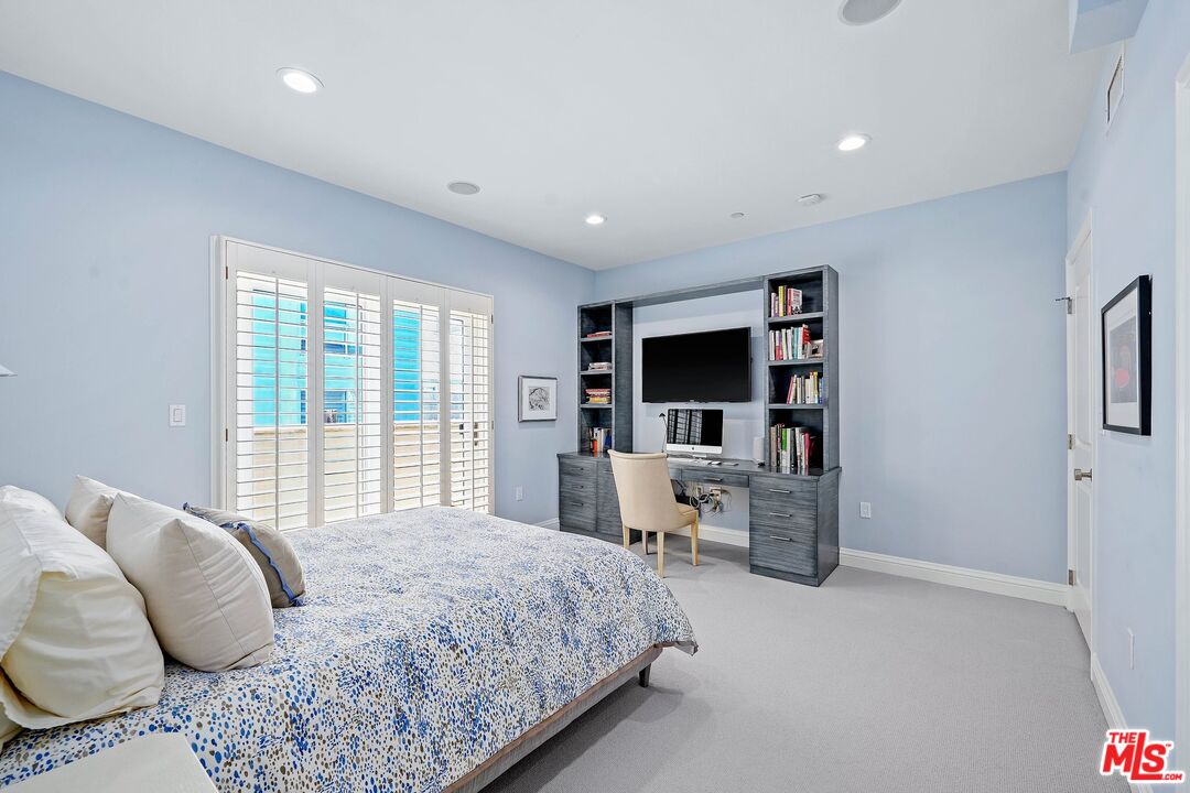 11863 Darlington Ave Unit: PH404