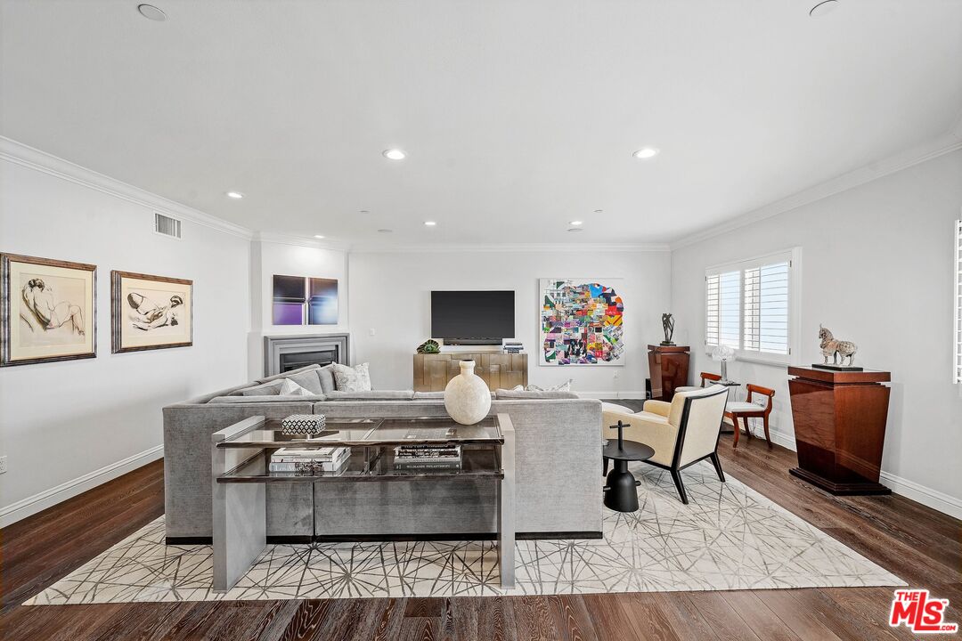 11863 Darlington Ave Unit: PH404