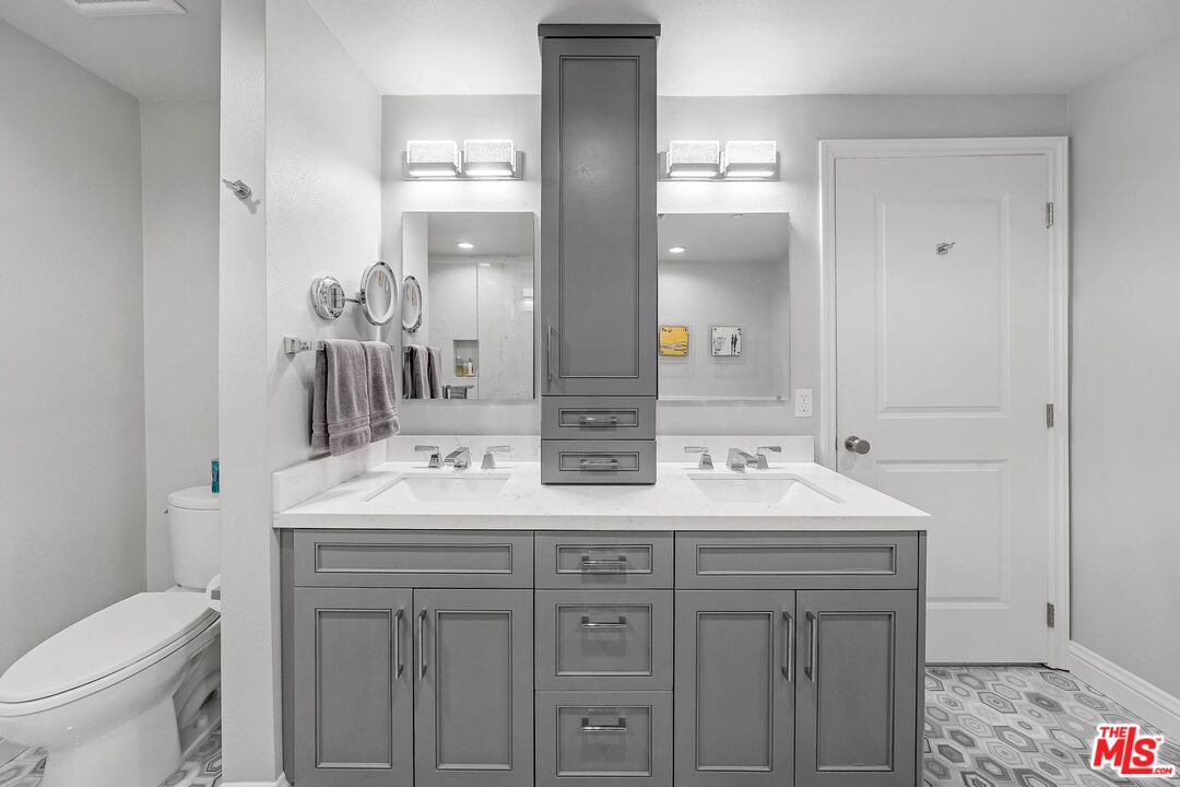 11863 Darlington Ave Unit: PH404