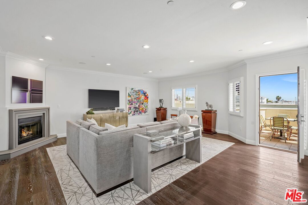 11863 Darlington Ave Unit: PH404